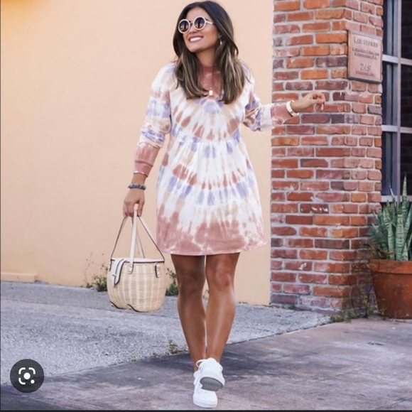 3/$20 wild fable • tie dye sweatshirt dress with pockets - Picture 1 of 5